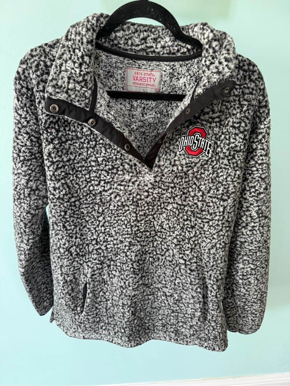 Ohio State Varsity Gray and Black Marled Sherpa Pullover Size Large